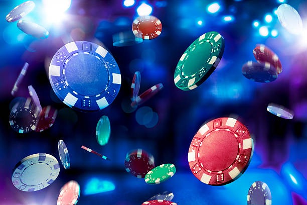 Live Lightning Roulette dealer at table with spinning wheel and multiplier display